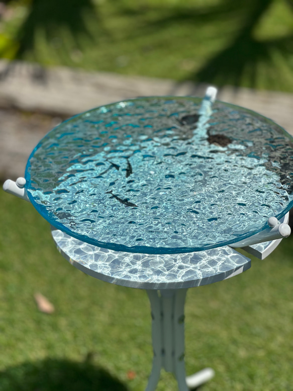 新作　クリアウォーター　水紋の影　穏やかな海　レジンアート　海の波紋　ガラスサイドテーブル　海 SEA  table 7枚目の画像
