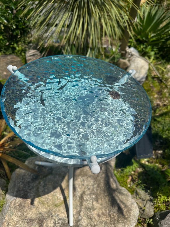 新作　クリアウォーター　水紋の影　穏やかな海　レジンアート　海の波紋　ガラスサイドテーブル　海 SEA  table 2枚目の画像