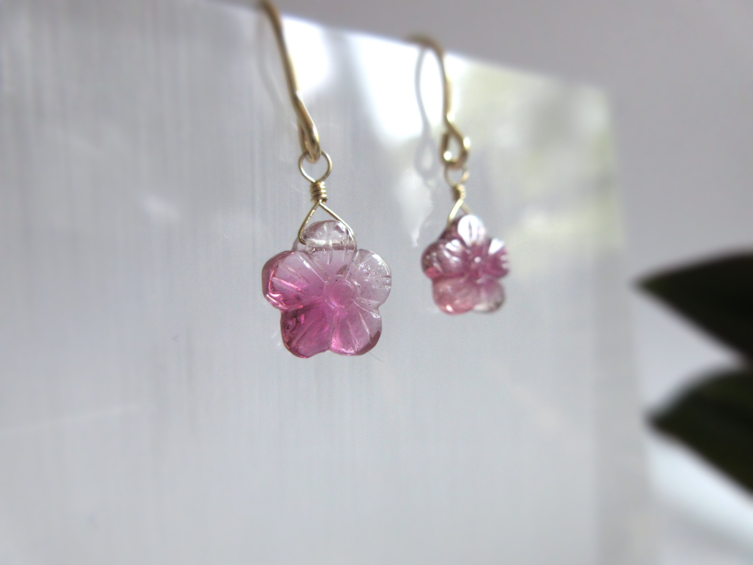 【10月の誕生石】希少「フラワーカービングバイカラートルマリン」14gfピアス/イヤリング