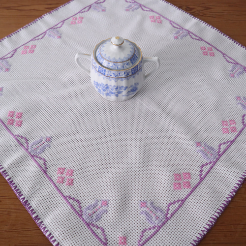 フランスの手仕事/紫のお花や幾何学模様の手刺繍 レトロな小さめ