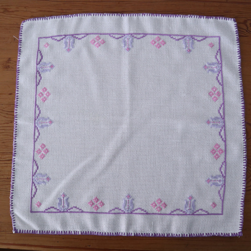 フランスの手仕事/紫のお花や幾何学模様の手刺繍 レトロな小さめ