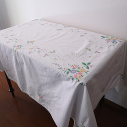 フランスの手仕事/淡い色のお花の手刺繍 大判サイズ テーブルクロス・生地 (ヴィンテージ リメイク素材） 3枚目の画像