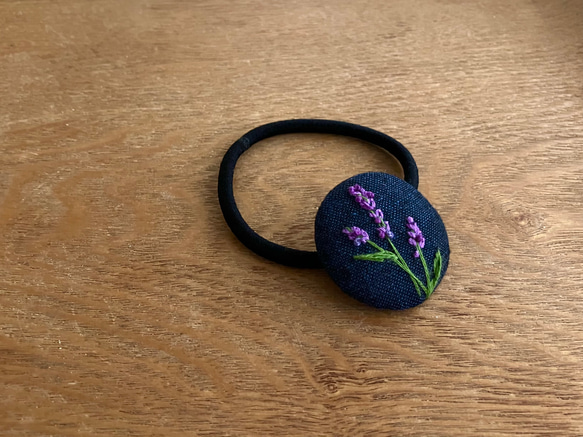 【限定1点】ラベンダー_刺繍ヘアゴム_麻紺_2 3枚目の画像