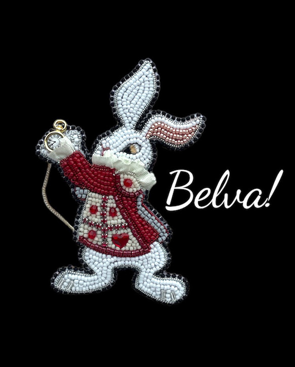 ビーズ刺繍のブローチ　-白ウサギ B (レッドジャケット)-rabbit 1枚目の画像
