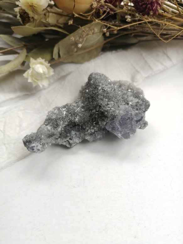 【送料無料】フローライト結晶付き原石 2枚目の画像