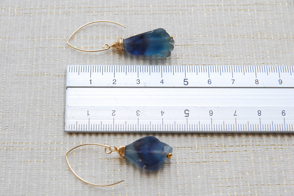 原石螢石欖尖形鉤形耳環藍綠色 2 號 14kgf 第8張的照片