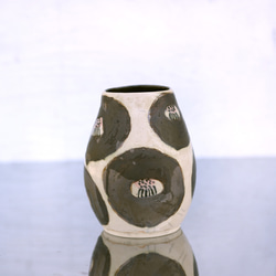 青銅釉山茶花瓶 第2張的照片