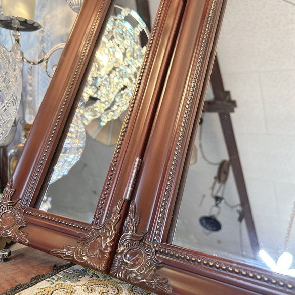 アンティークな部屋  おしゃれな鏡 三面鏡 ⑥ ウォールミラー 2WAY 折畳み式 壁掛け鏡 置き鏡 8枚目の画像