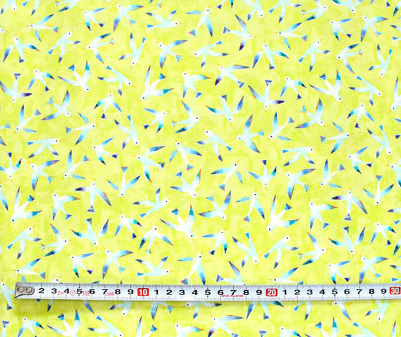 カットクロス Windham Fabrics Icy World 52971D-5 Seagulls Yellow 3枚目の画像