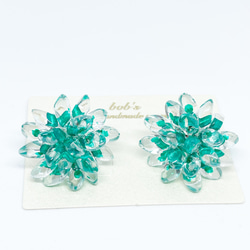 crystal  emerald green pierce/earring＊about medium 1枚目の画像