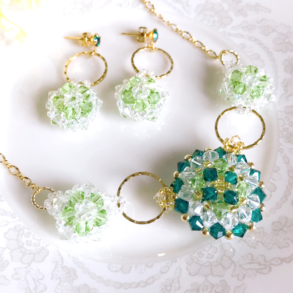 スワロフスキーネックレスとイヤリング2セット エメラルドグリーン