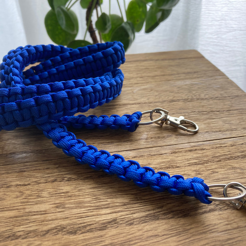 ☆人気カラー ミディアムブルー☆ パラコード ストラップ スマホ  