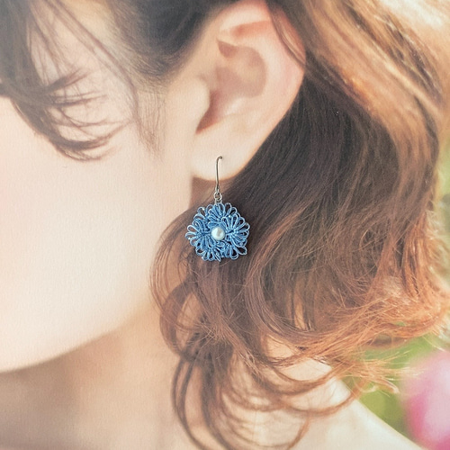 アイスブルー小花ピアス タティングレース イヤリング ピアス（フック