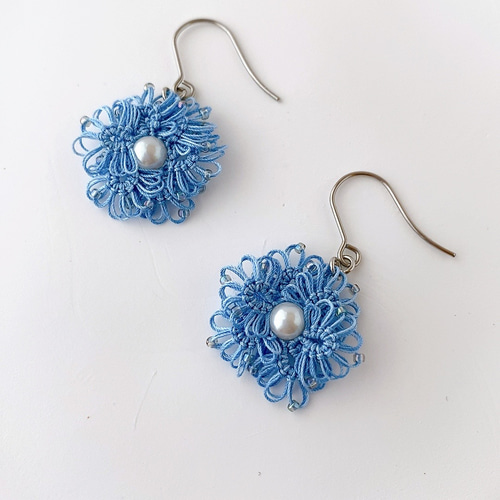 アイスブルー小花ピアス タティングレース イヤリング ピアス（フック