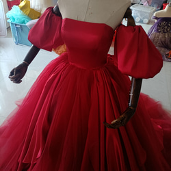 送料無料！カラードレス 赤 パフスリーブ ラッフルフリル 柔らかく重ねたチュールスカート 披露宴/結婚式 5枚目の画像