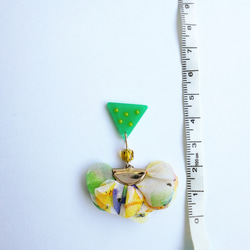 水玉三角とフラワータッセルのイヤリング/ピアス 【緑&黄色】 6枚目の画像