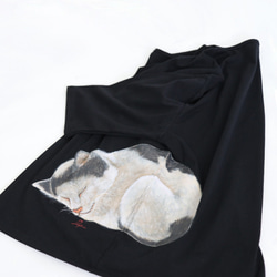 ラスト１　最終ＳＡＬＥ　厚地　度詰め天竺コットン Tシャツ カットソー生地　手描き　睡猫　三毛猫ネコゆったりH22B 2枚目の画像