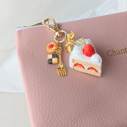 贅沢ショートケーキとボンボンショコラのキーホルダー フェイク