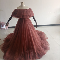柔らかく重ねたチュールスカートドレス テラコッタ色 オフショル 二次会 1枚目の画像