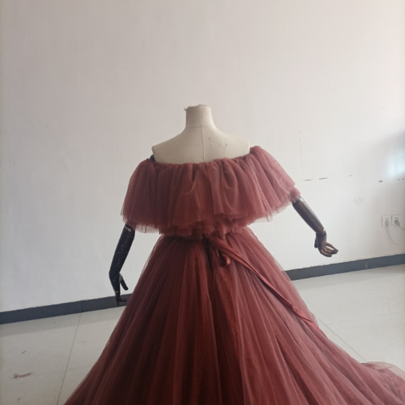 柔らかく重ねたチュールスカートドレス テラコッタ色 オフショル 二次会 7枚目の画像