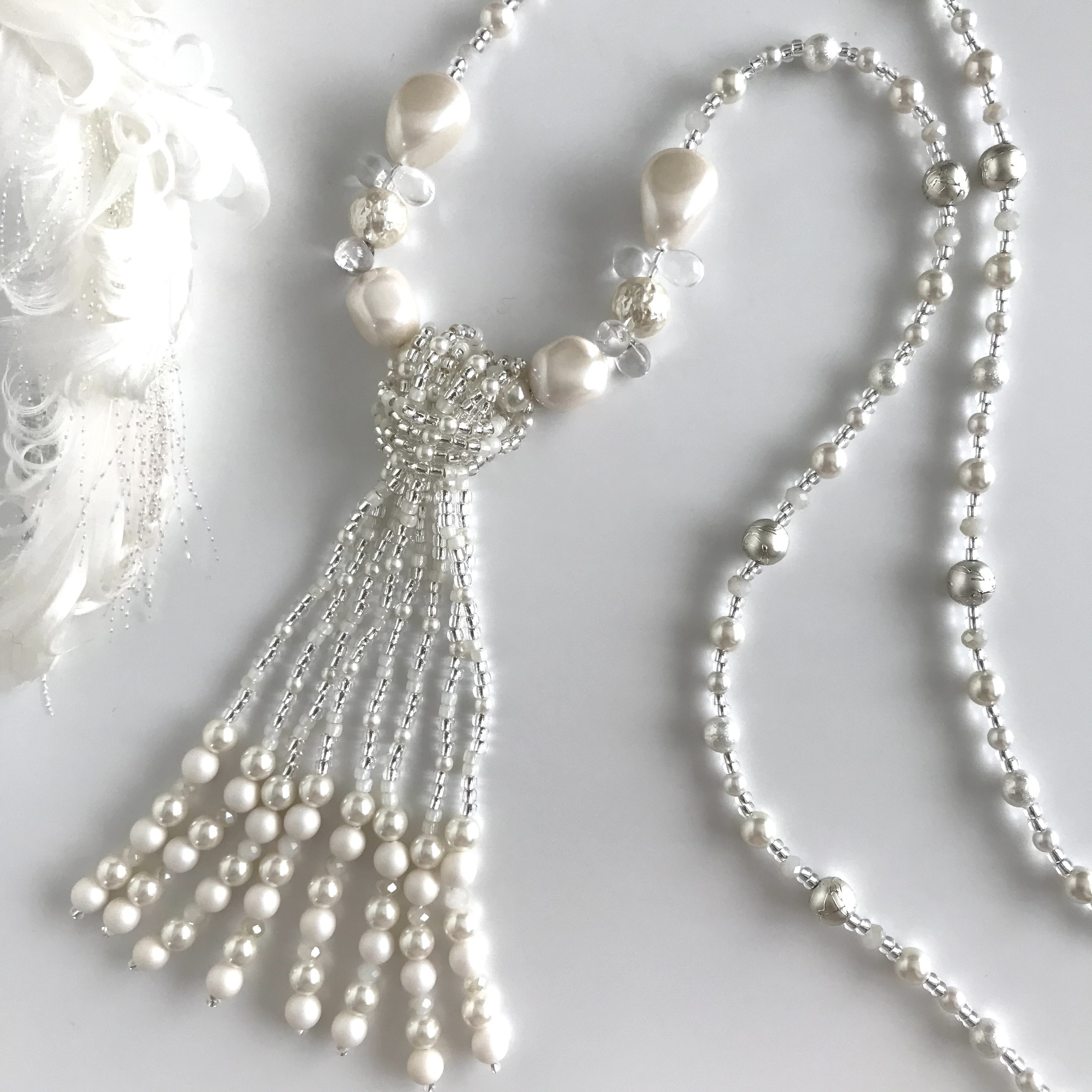 ビーズタッセル Ｙ字ネックレス　パール ホワイト