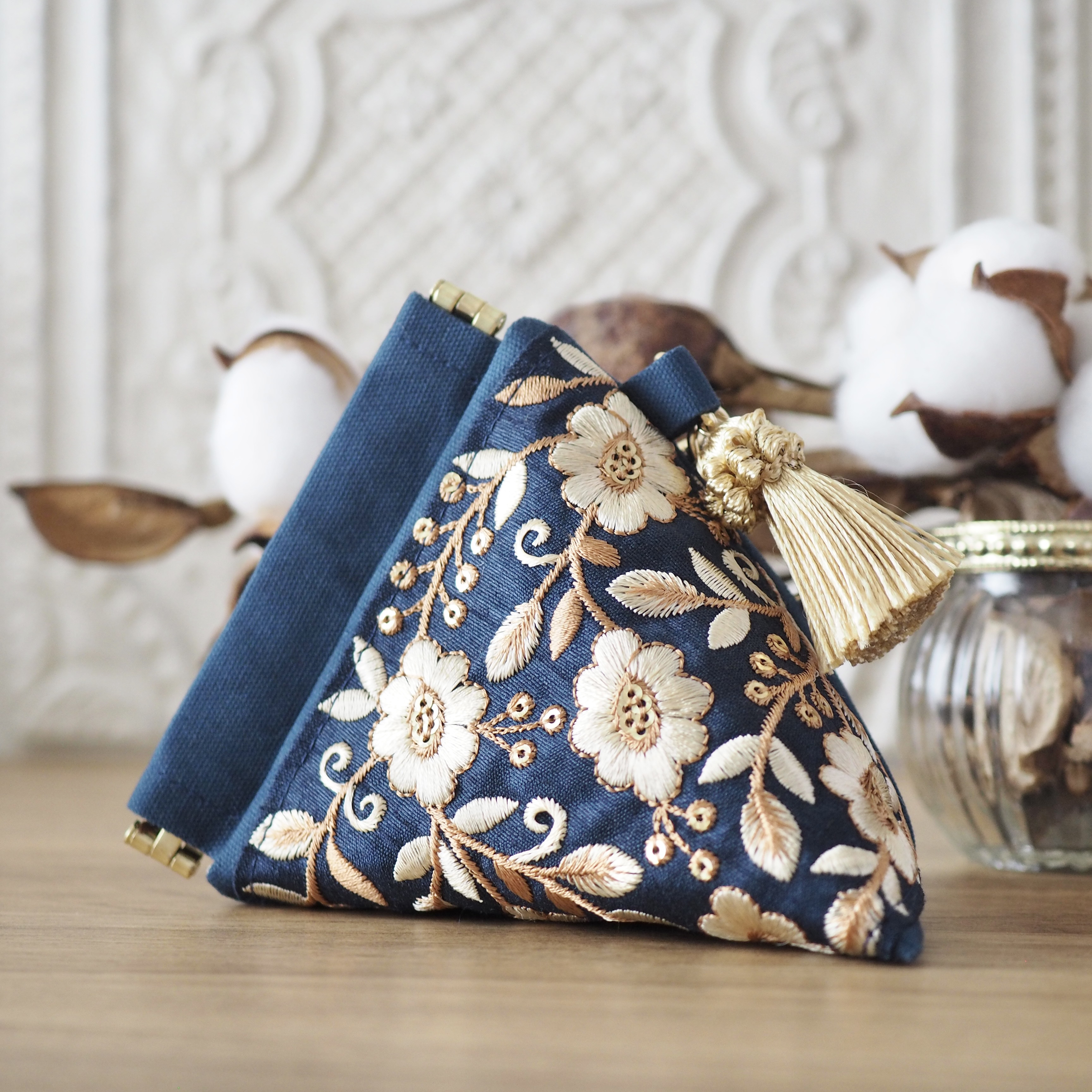 インド刺繍リボン　テトラポーチ