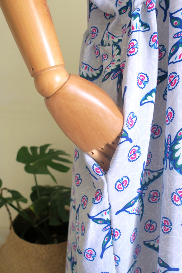 蝶のワンピース（ムスリム女性・伝統衣装布地）丸洗いOK・アイロン不要・シンガポールから送料無料 9枚目の画像