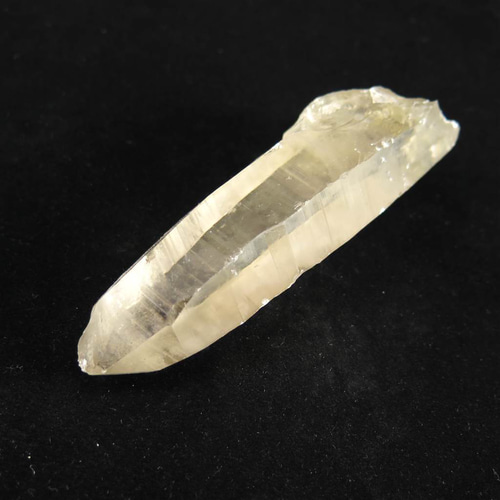 ロシアンレムリアン スモーキー 138mm 原石 249g 【榎本通商 22635