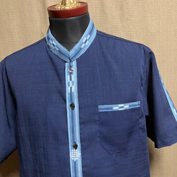 絣柄プリント　紺色　かりゆしウェア　Lサイズ（沖縄、琉球、紅型柄、アロハ）No.82 2枚目の画像