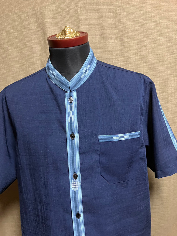 絣柄プリント　紺色　かりゆしウェア　Lサイズ（沖縄、琉球、紅型柄、アロハ）No.82 2枚目の画像