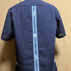 絣柄プリント　紺色　かりゆしウェア　Lサイズ（沖縄、琉球、紅型柄、アロハ）No.82 3枚目の画像