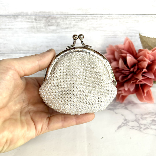 アクセサリーポーチ 総ビーズ シルバー装飾 がま口開閉 ブルー系 ビーズ刺繍のがま口ポーチ マチ付き ブルーグレー | 月によろしく