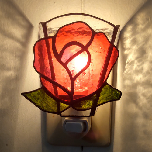 真っ赤な薔薇のステンドグラスランプ 真っ赤な薔薇のステンドグラスランプ