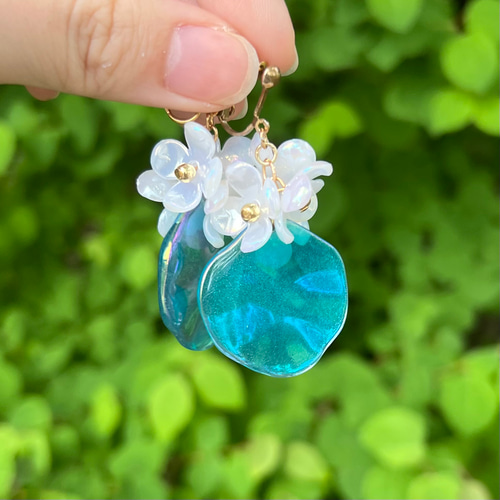 ✨大切にして✨③イヤリング価格となっております クリア フラワー と ブルー プレート の イヤリング ピアス オーロラ