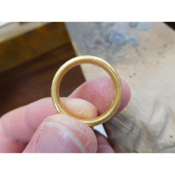 鍛造 結婚指輪 プラチナ1000 純金 純プラチナ k24 甲丸 リング 男性4mm 女性2.5mm 鏡面 18枚目の画像