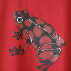 赤ヤドクガエル・毒蛙かえる・女子M〜L対応サイズ（メンズS対応サイズ着丈短め）赤＊手描きTシャツ一点モノ＊chobico 3枚目の画像