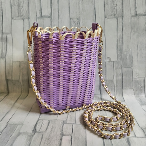 りんご型　ショルダーバッグ　ハンドメイド　遮光器土偶刺繍入り　林檎　ジュノハート りんご型 ショルダーバッグ ハンドメイド 遮光器土偶刺繍入り