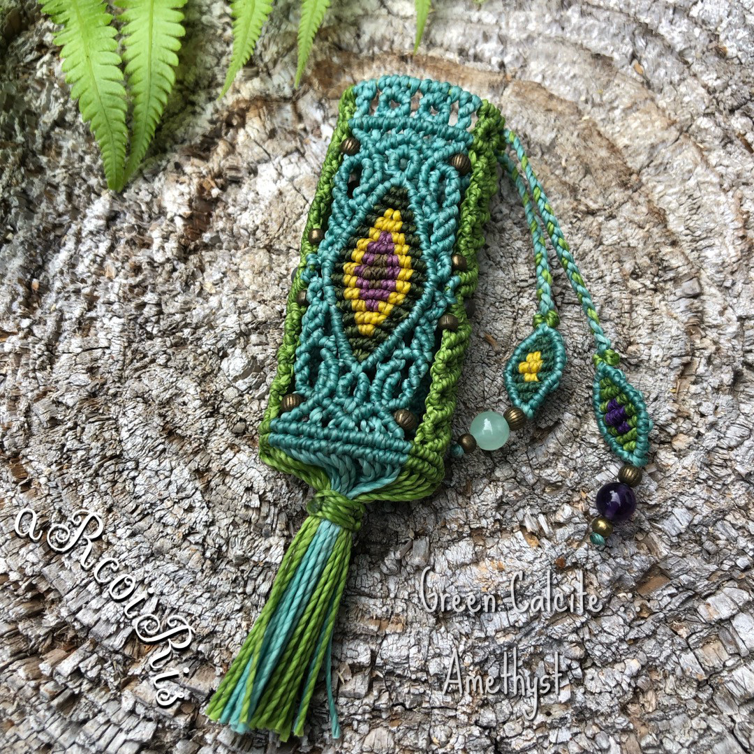 天然石マクラメライターケース【グリーンカルサイト&アメジスト  