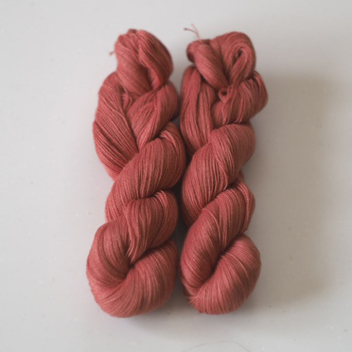 草木染め糸 手まり 刺し子 刺繍 インド茜 コチニール 綿 コットン 30/2