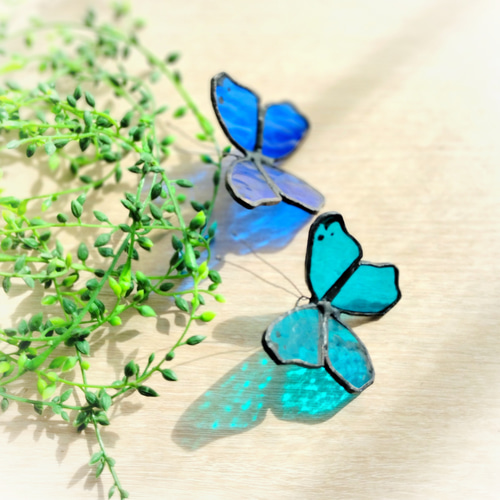 羽を広げた蝶のステンドグラス サンキャッチャー サンキャッチャー