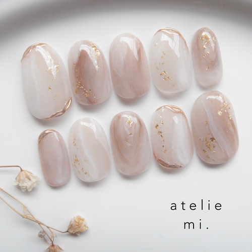 ホワイト×ブラウンのニュアンスネイルチップ*成人式 ブライダルネイル