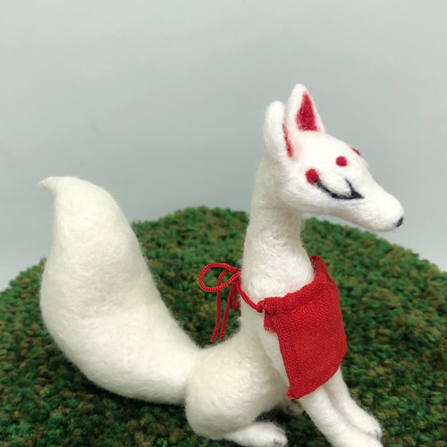 受注制作] 稲荷狐 キツネ 白きつね 幻獣【羊毛フェルト人形】// 羊毛