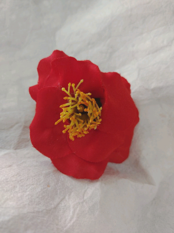 受注制作品♥️八重咲き赤椿葉っぱ無しダブルクリップ 4枚目の画像