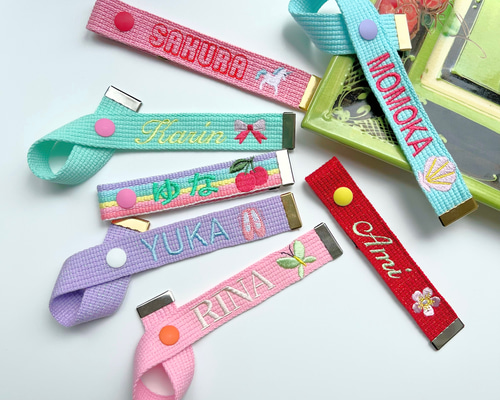 ラメ入りアクリルテープ 名入れ刺繍のネームタグ♡バッグチャーム