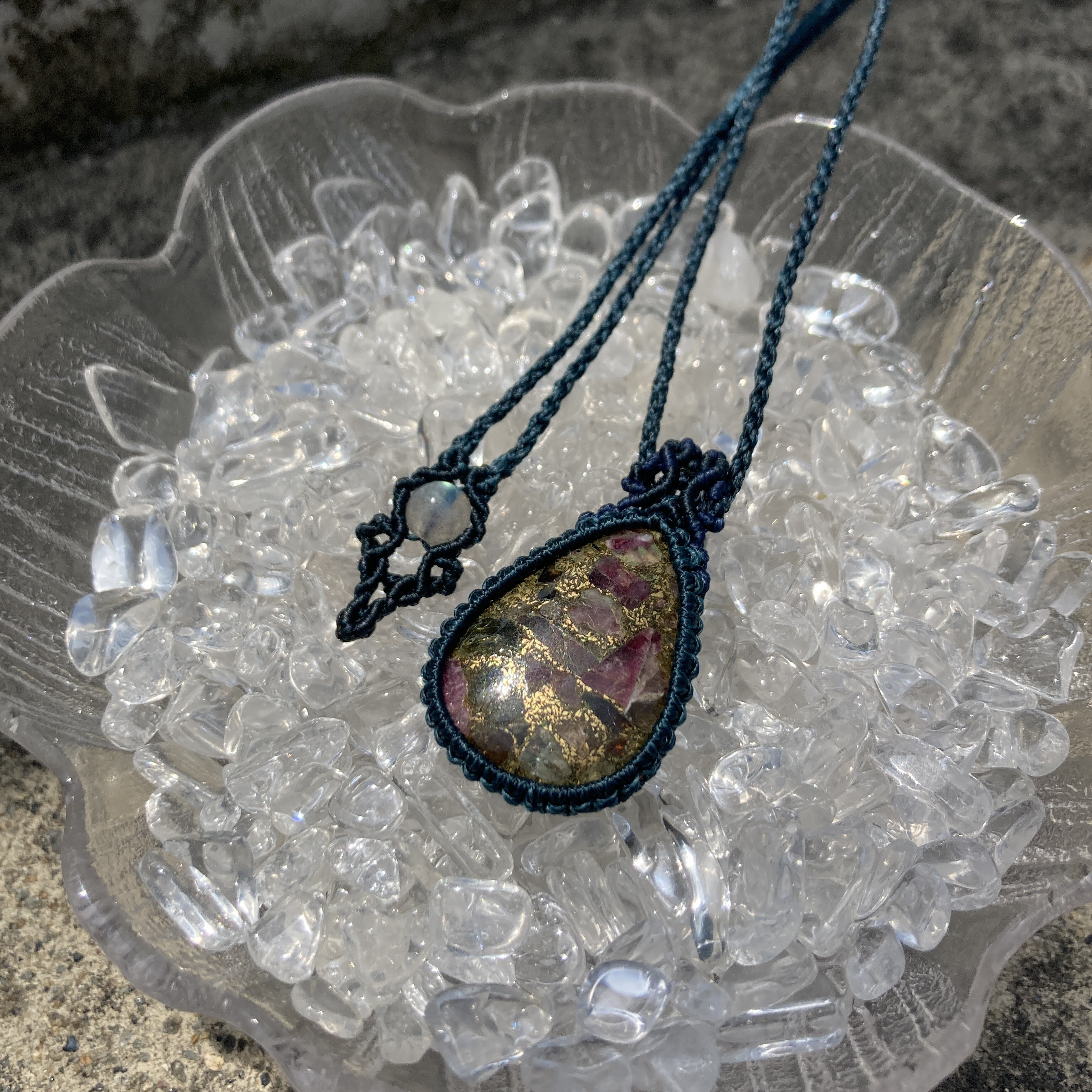 コッパートルマリンのマクラメ編みペンダント 6,570円