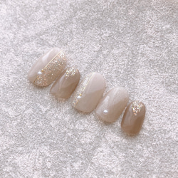 ホワイト × グレージュ♡  ネイル　シアーホワイト　シンプル　上品　ブライダル　nail design 美甲　付け爪　 1枚目の画像