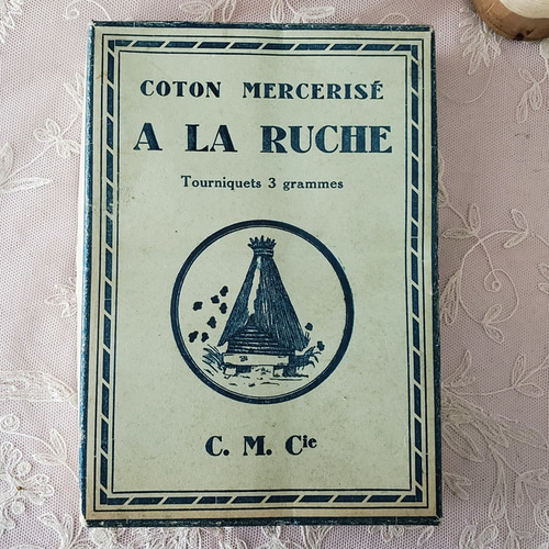 フランスアンティーク 未使用 立体糸巻き 箱セット A LA RUCHE