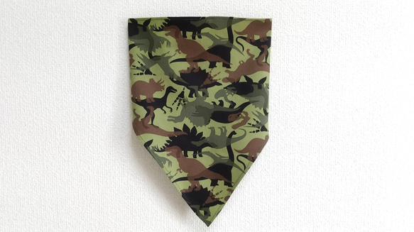 恐竜　カモフラージュ（グリーン）子供用三角巾　ゴム紐付 3枚目の画像