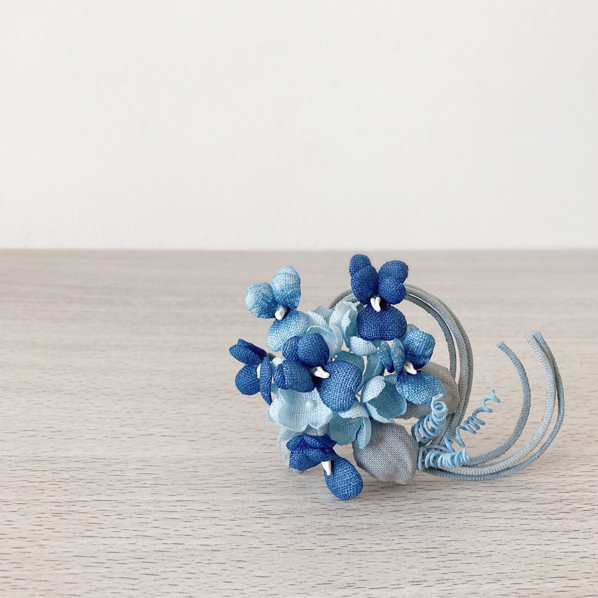 ビオラ＊ブーケ＊リネン　青　布花コサージュ