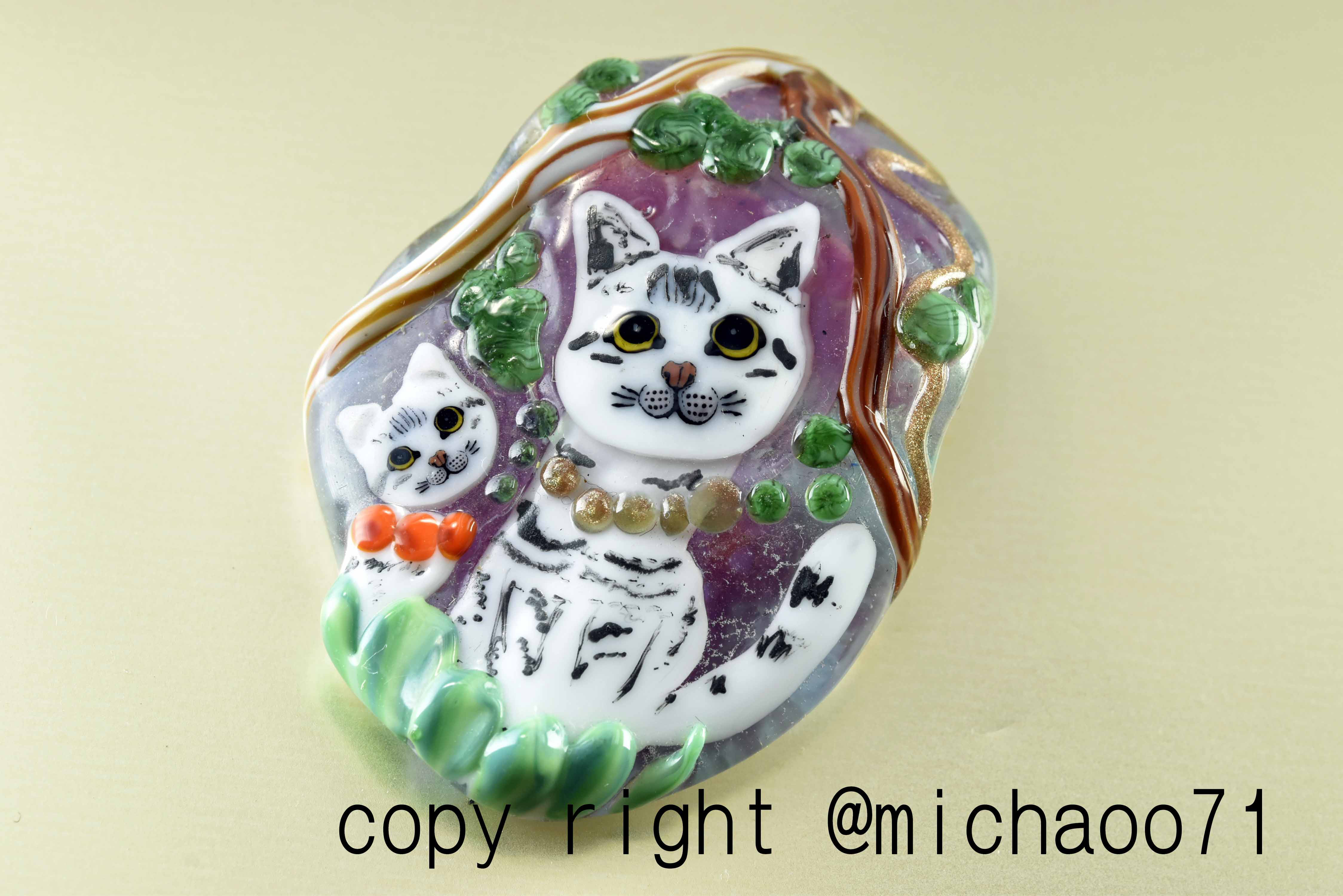 創作トンボ玉　　猫　アートガラスのジュエリー　　cat ペンダントトップ(10747-489ｙ）作家物一点物